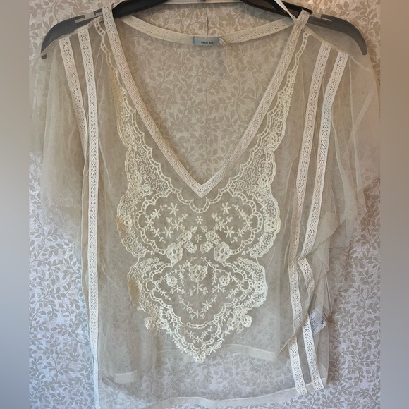 Urban Outfitters Kimchi Blue sheer lace top. Size medium - Picture 2 of 6